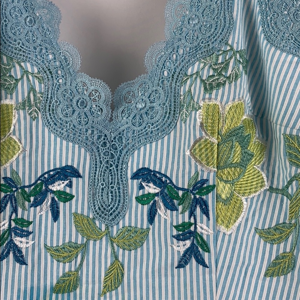 FOXIEDOX Floral Embroidered Dress - Picture 6 of 9